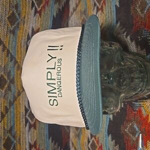 Vintage 90s Kentucky Show Horse "Simply Dangerous!" Two-Toned Wht/Grn Snapback.